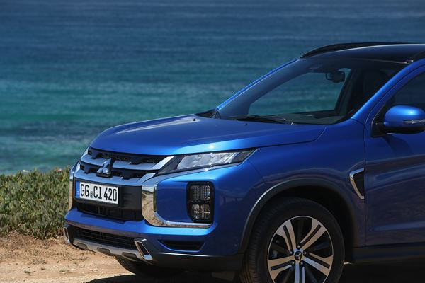 Le SUV compact Mitsubishi ASX affiche un style extérieur robuste