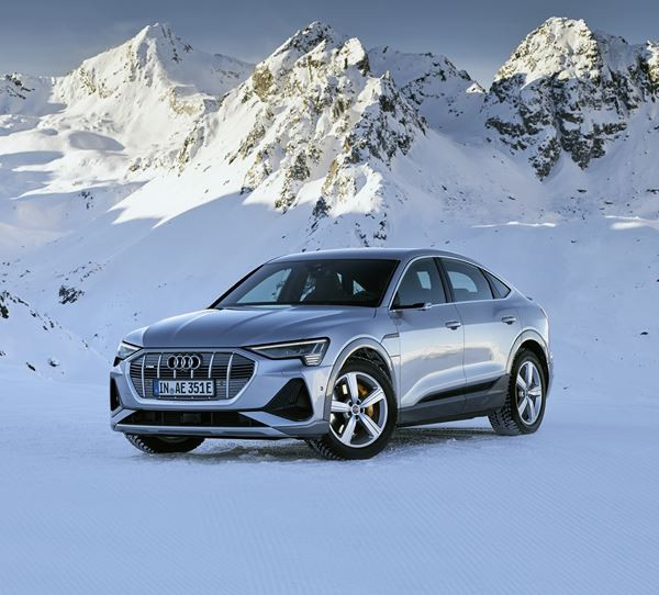 Le grand SUV coupé électrique Audi e-tron Sportback affiche un caractère sportif