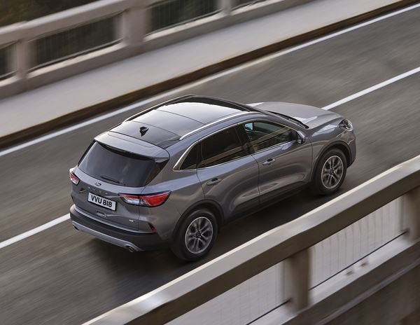 Le SUV de taille intermédiaire Ford Kuga affiche des lignes dynamiques