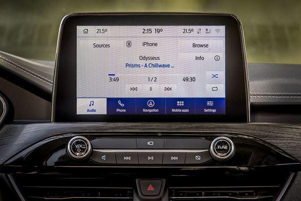 Le SUV de taille intermédiaire Ford Kuga affiche des lignes dynamiques