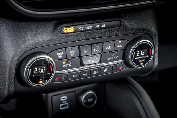 Le SUV de taille intermédiaire Ford Kuga affiche des lignes dynamiques