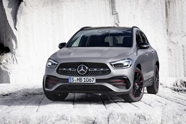 Le SUV compact Mercedes GLA prend de la hauteur et du muscle