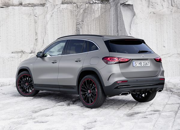 Le SUV compact Mercedes GLA prend de la hauteur et du muscle