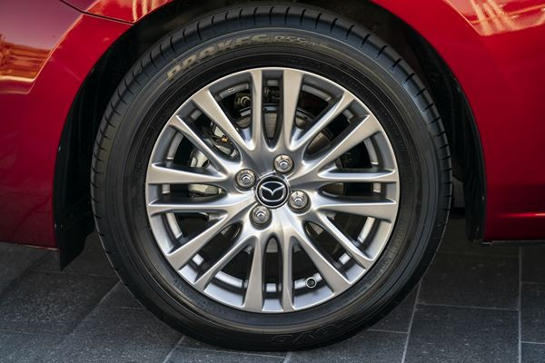 La Mazda 2 restylée affiche les attributs stylistiques du design Kodo