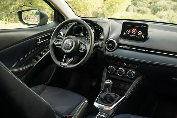 La Mazda 2 restylée affiche les attributs stylistiques du design Kodo