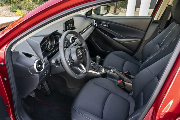 La Mazda 2 restylée affiche les attributs stylistiques du design Kodo