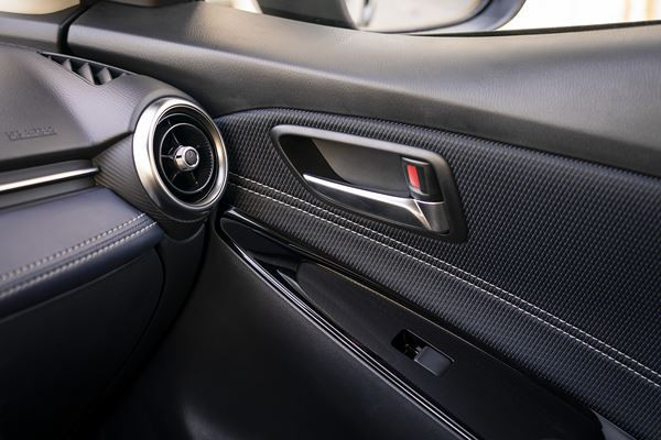 La Mazda 2 restylée affiche les attributs stylistiques du design Kodo