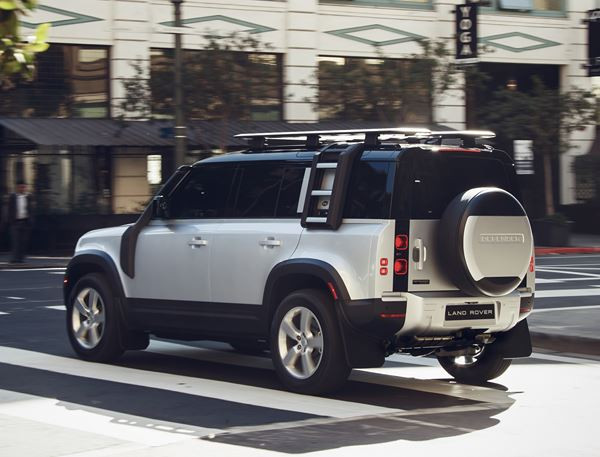 Le Land Rover Defender 110 est conçu pour surmonter les routes extrêmes
