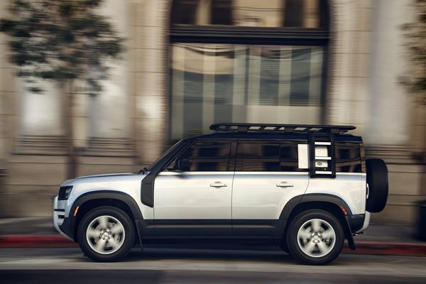 Le Land Rover Defender 110 est conçu pour surmonter les routes extrêmes