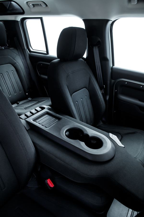 Le Land Rover Defender 110 est conçu pour surmonter les routes extrêmes