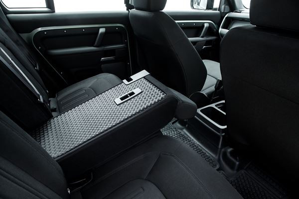 Le Land Rover Defender 110 est conçu pour surmonter les routes extrêmes