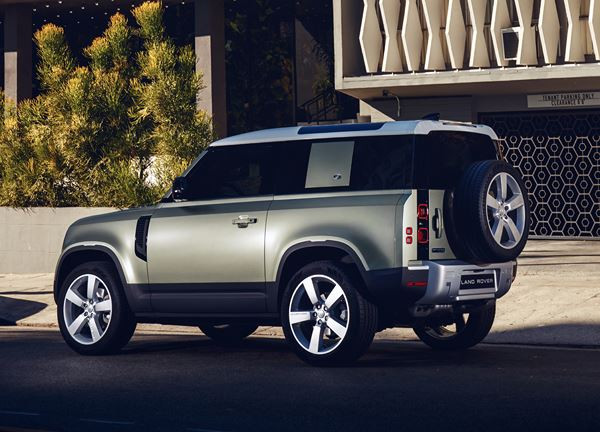 Le Land Rover Defender 90 est conçu pour surmonter les routes extrêmes