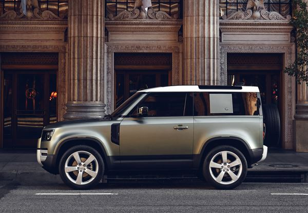 Le Land Rover Defender 90 est conçu pour surmonter les routes extrêmes