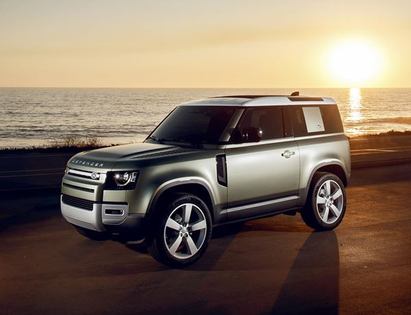 Le Land Rover Defender 90 est conçu pour surmonter les routes extrêmes