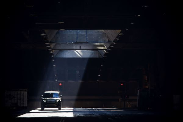 Le Land Rover Defender 90 est conçu pour surmonter les routes extrêmes