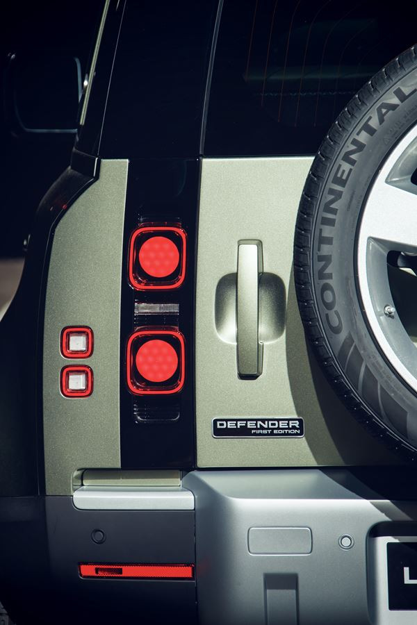 Le Land Rover Defender 90 est conçu pour surmonter les routes extrêmes