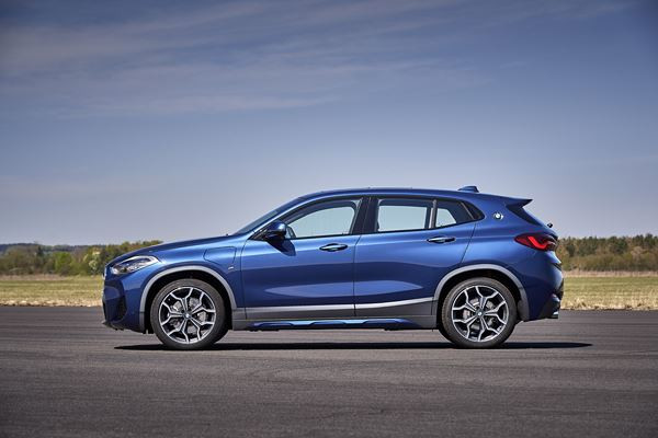 La BMW X2 xDrive25e hybride rechargeable affiche une autonomie électrique de 53 km