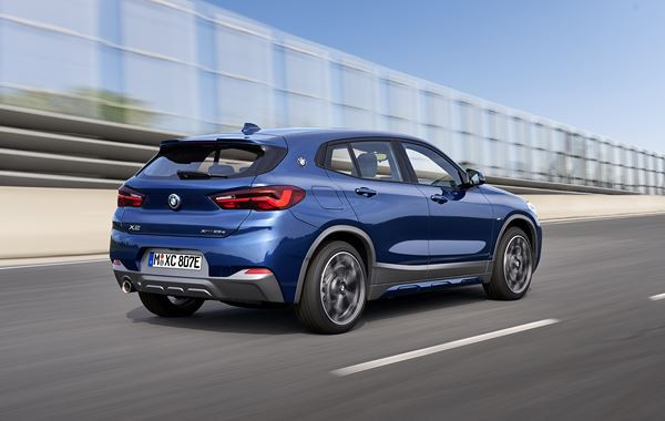 La BMW X2 xDrive25e hybride rechargeable affiche une autonomie électrique de 53 km