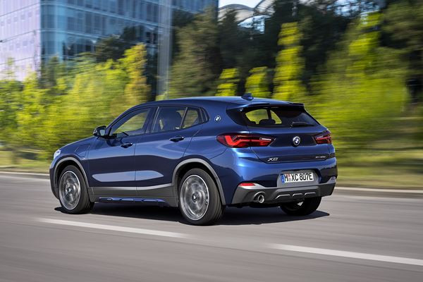 La BMW X2 xDrive25e hybride rechargeable affiche une autonomie électrique de 53 km