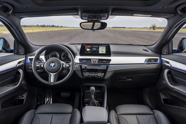 La BMW X2 xDrive25e hybride rechargeable affiche une autonomie électrique de 53 km