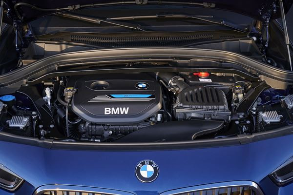 La BMW X2 xDrive25e hybride rechargeable affiche une autonomie électrique de 53 km