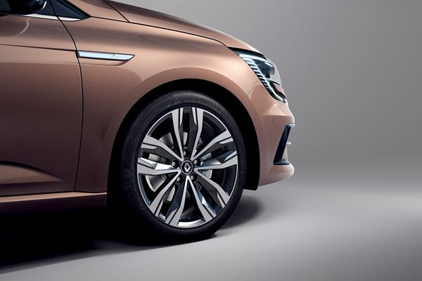 La berline compacte Renault Mégane restylée évolue par petites touches
