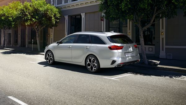 La Kia Ceed SW hybride rechargeable revendique une autonomie électrique de 50 km