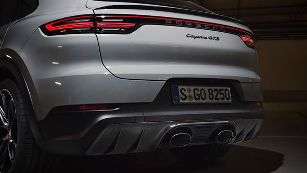Le Porsche Cayenne Coupé GTS embarque un V8 biturbo délivrant 460 ch