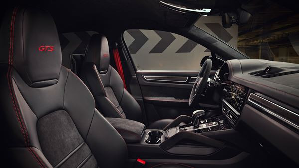 Le Porsche Cayenne Coupé GTS embarque un V8 biturbo délivrant 460 ch