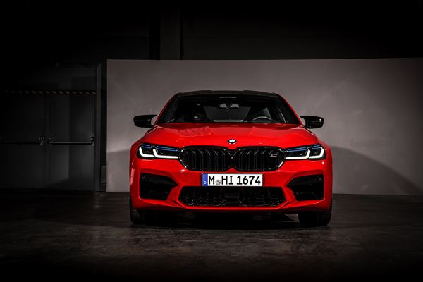 La berline hautes performances BMW M5 Competition atteint les 100 km/h en 3,3 s