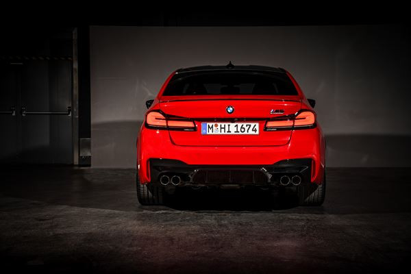 La berline hautes performances BMW M5 Competition atteint les 100 km/h en 3,3 s
