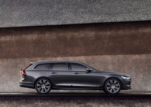 Le grand break Volvo V90 s'offre des micro retouches