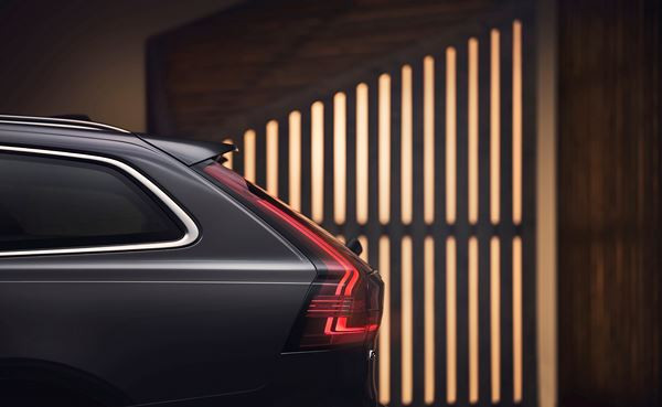 Le grand break Volvo V90 s'offre des micro retouches