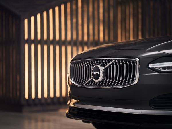 Le grand break Volvo V90 s'offre des micro retouches