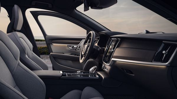 Le grand break Volvo V90 s'offre des micro retouches