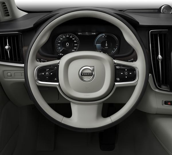 Le grand break Volvo V90 s'offre des micro retouches