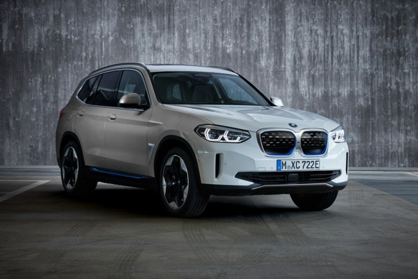 La BMW iX3 électrique affiche une autonomie de 460 km WLTP