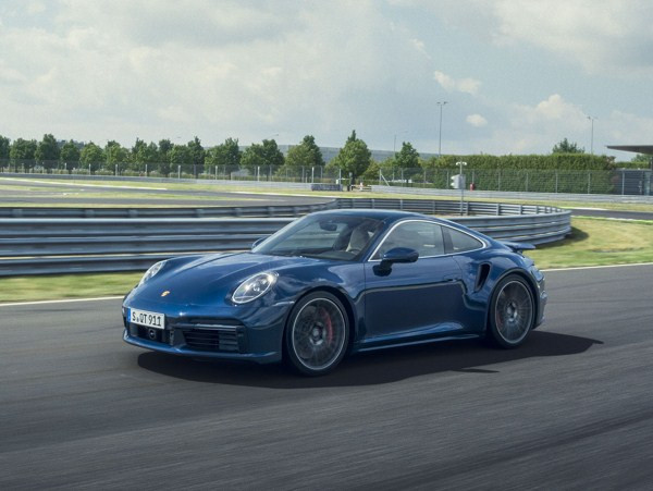 La Porsche 911 Turbo Coupé débite une puissance de 580 ch