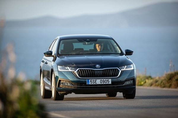La berline Skoda Octavia affiche un design extérieur plus émotionnel