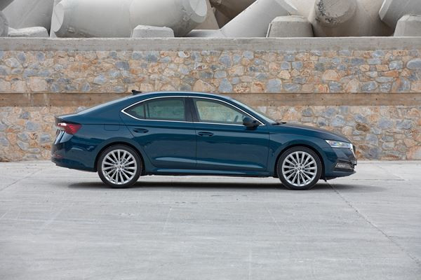 La berline Skoda Octavia affiche un design extérieur plus émotionnel