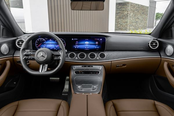 La Mercedes Classe E Berline s'offre un design plus dynamique