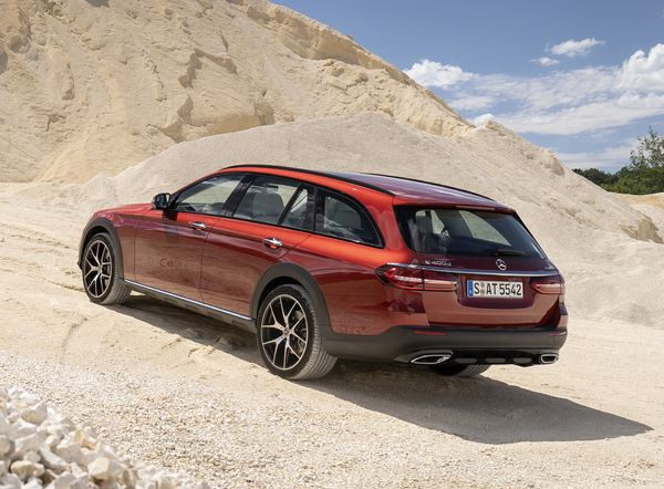 La Mercedes Classe E All-Terrain s'offre un design marquant