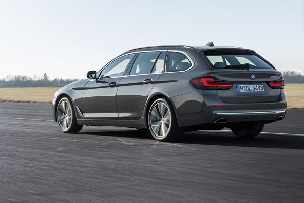 La BMW Série 5 Touring affiche une prestance renforcée