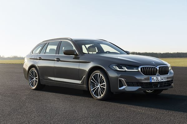 La BMW Série 5 Touring affiche une prestance renforcée