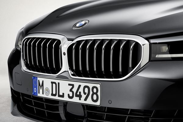 La BMW Série 5 Touring affiche une prestance renforcée