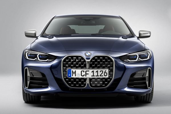 Le coupé deux-portes BMW Série 4 revendique une expérience de conduite sportive