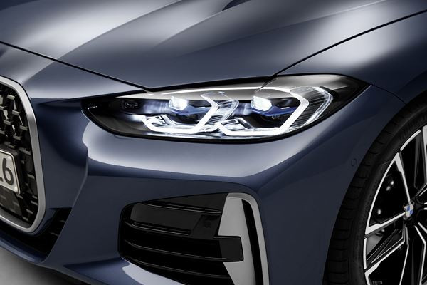 Le coupé deux-portes BMW Série 4 revendique une expérience de conduite sportive