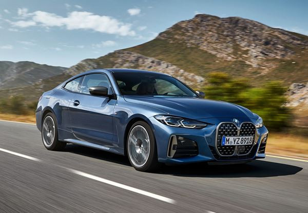 Le coupé deux-portes BMW Série 4 revendique une expérience de conduite sportive