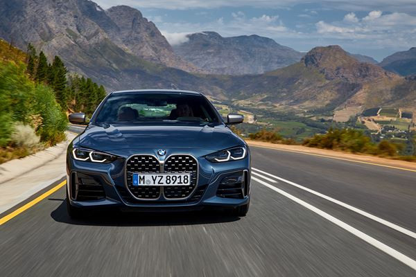 Le coupé deux-portes BMW Série 4 revendique une expérience de conduite sportive