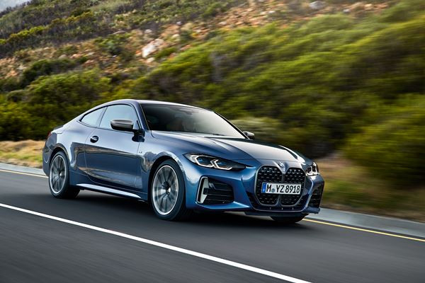 Le coupé deux-portes BMW Série 4 revendique une expérience de conduite sportive